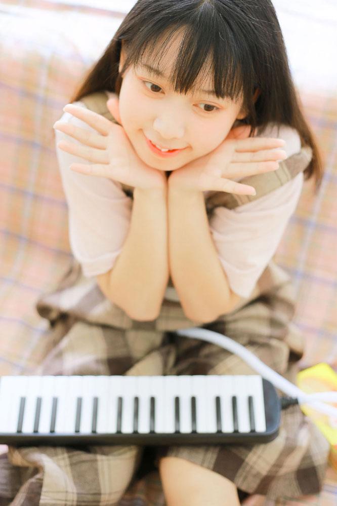 描写人多场面热闹的四字成语以及解释